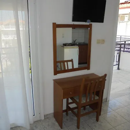 Chrissa Apartmanhotel Limenária